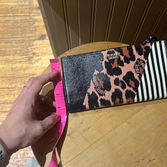 Victoria's Secret Wristlet Wallet - Picture 6 of 6
